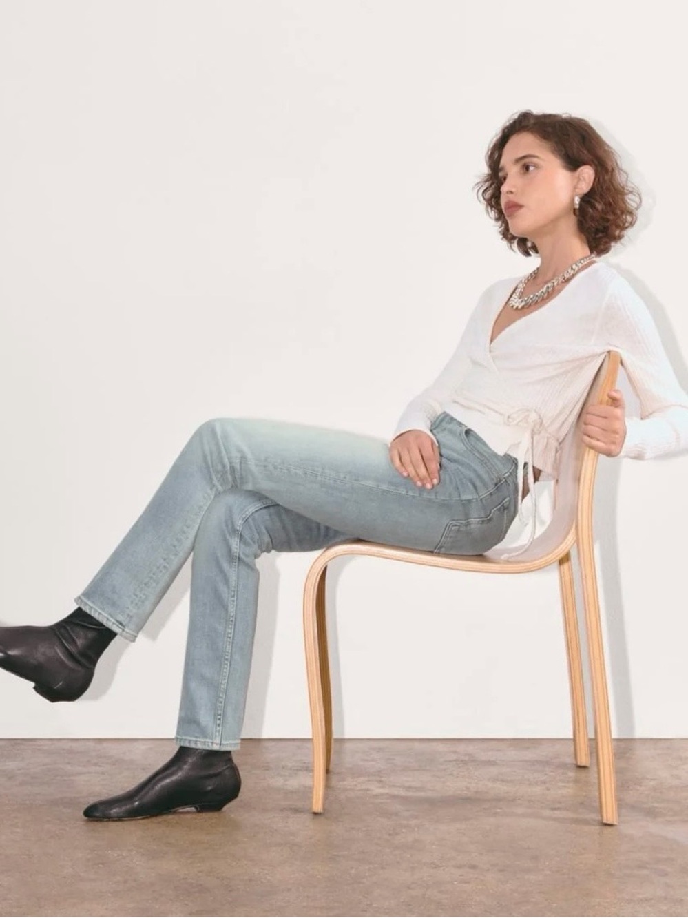 Everlane High Rise Straight Jean - Picture 4 of 9